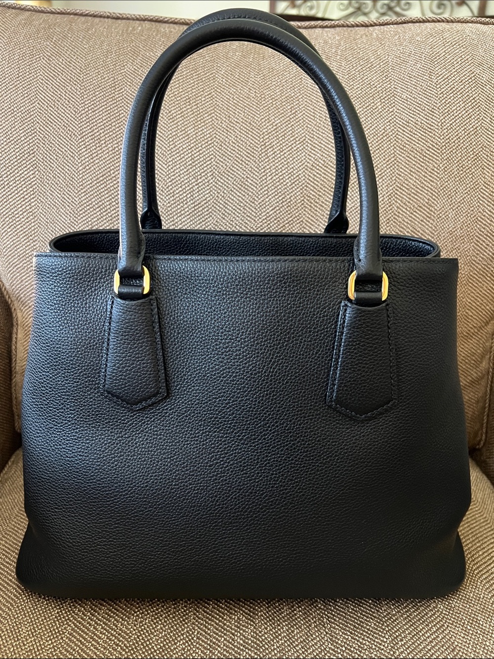 Elegant Like New Prada Black Leather Top-Handle Purse - Picture 3 of 13